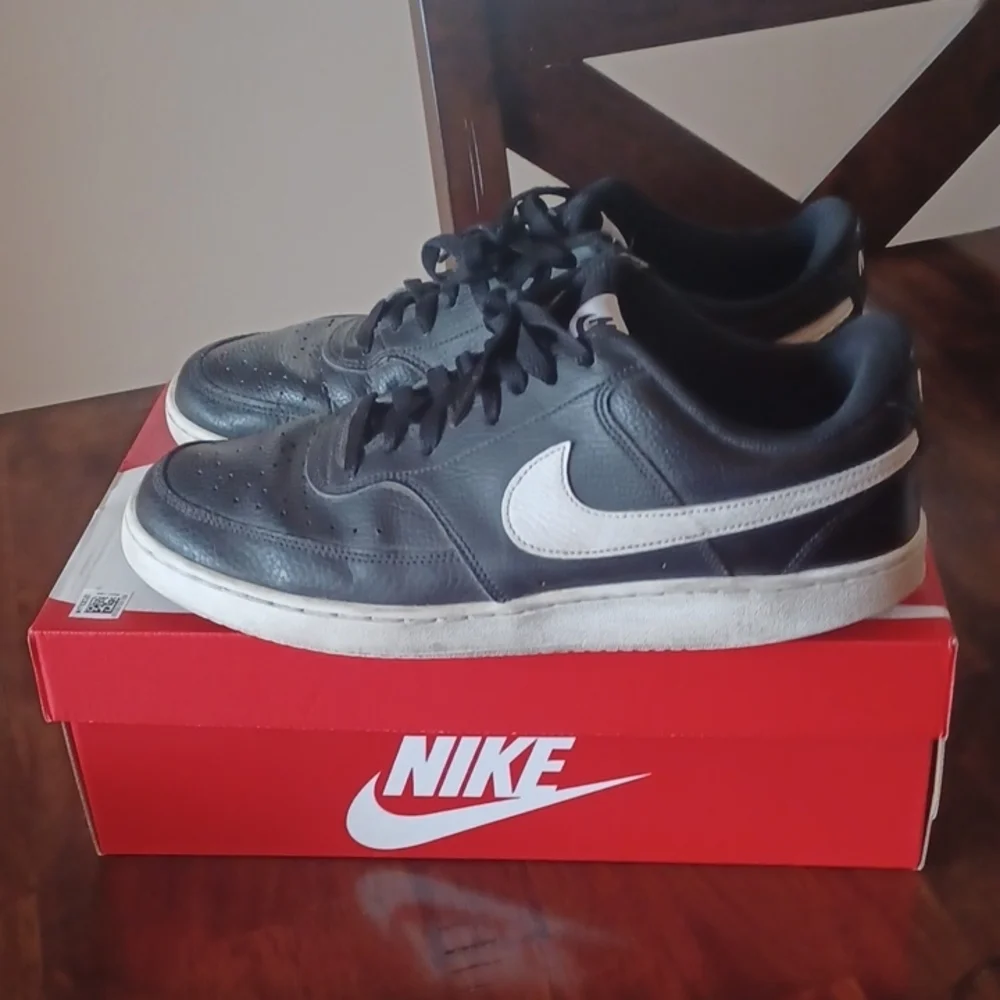 - Men's Nike Court vision shose - Picture 1 of 9